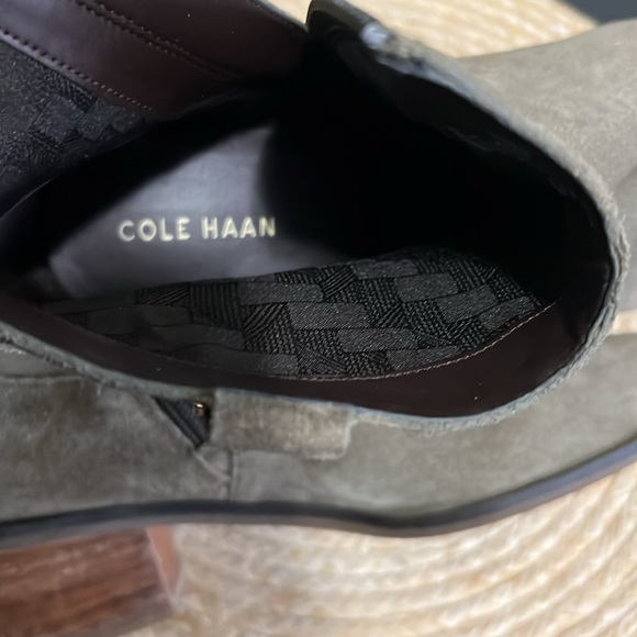 Cole Haan Leather Suede Olive Green Chealse Ankle Booties Size 8.5 - Picture 8 of 8